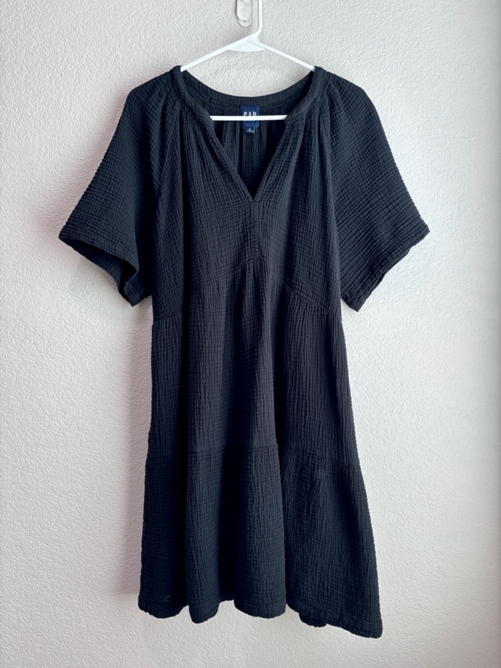 GAP Black Textured V-Neck Midi Dress
